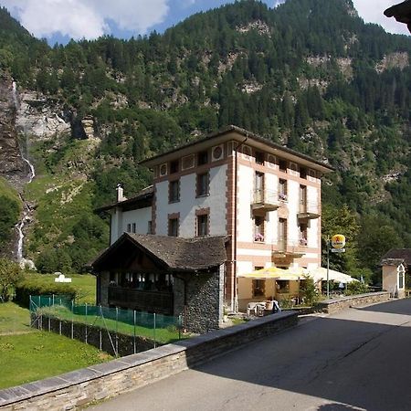 Hotel La Cascata Augio Bagian luar foto