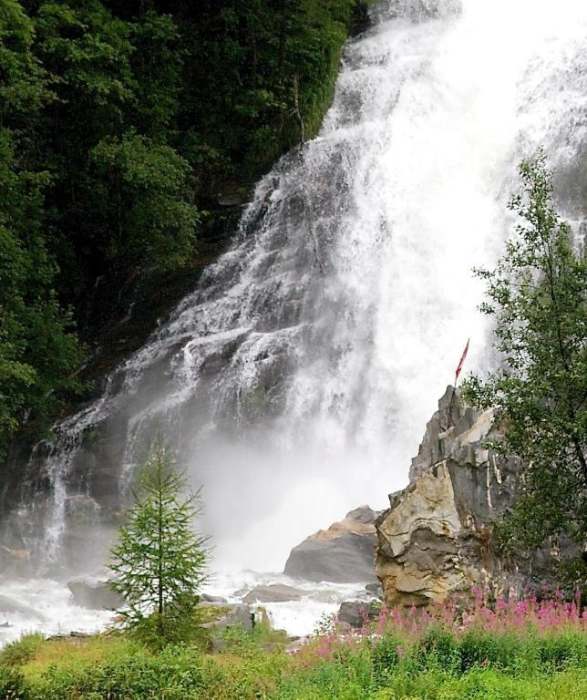 Hotel La Cascata Augio Bagian luar foto