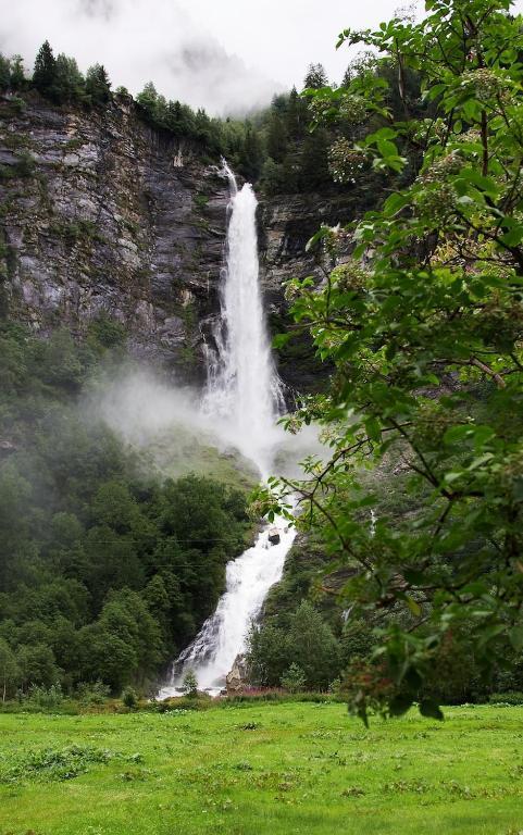 Hotel La Cascata Augio Bagian luar foto